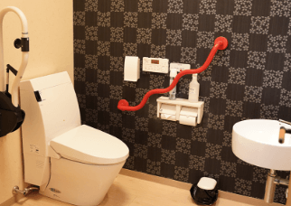 遺族室 (多目的トイレ)