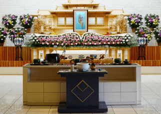 エレガントな祭壇