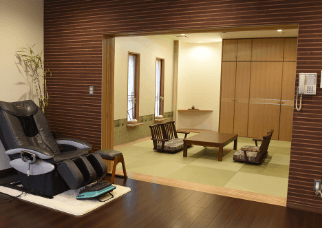 遺族室　電動マッサージチェア